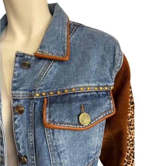 Cache Y2K Leopard Jean Jacket
- Suede Leather Denim - Women's Size Small NWT - Picture 4 of 15